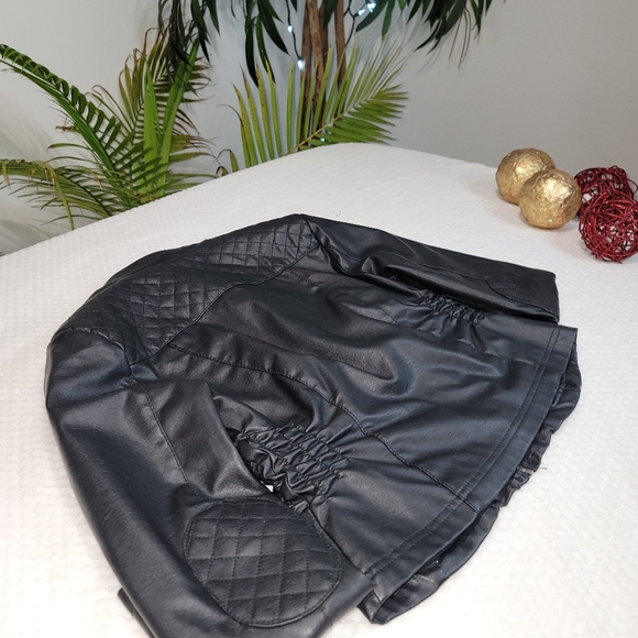 Leather Jacket - Picture 5 of 7